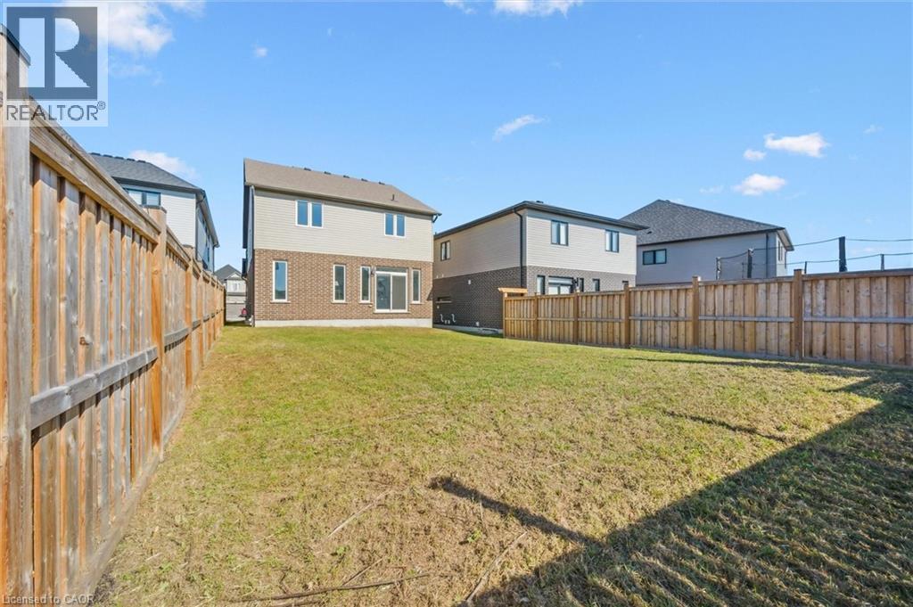 916 Valencia Court, Kitchener, Ontario  N2R 0R5 - Photo 39 - 40779385