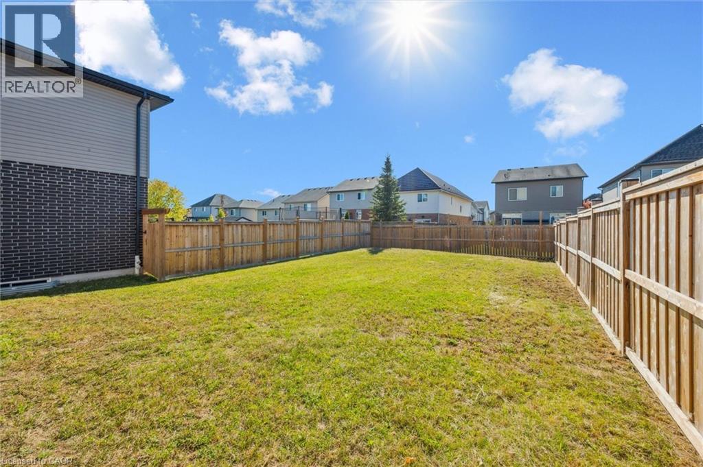 916 Valencia Court, Kitchener, Ontario  N2R 0R5 - Photo 38 - 40779385