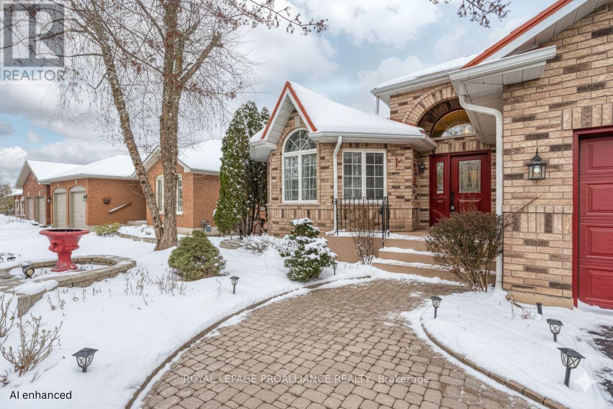 71 Oak Ridge Boulevard, Belleville, Ontario  K8N 5W3 - Photo 2 - X12616560