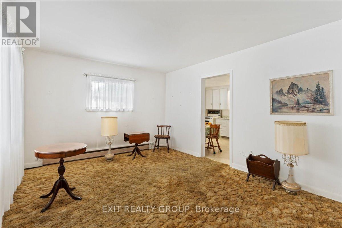 36 Valleyview Crescent, Belleville, Ontario  K8P 3G1 - Photo 10 - X12616562