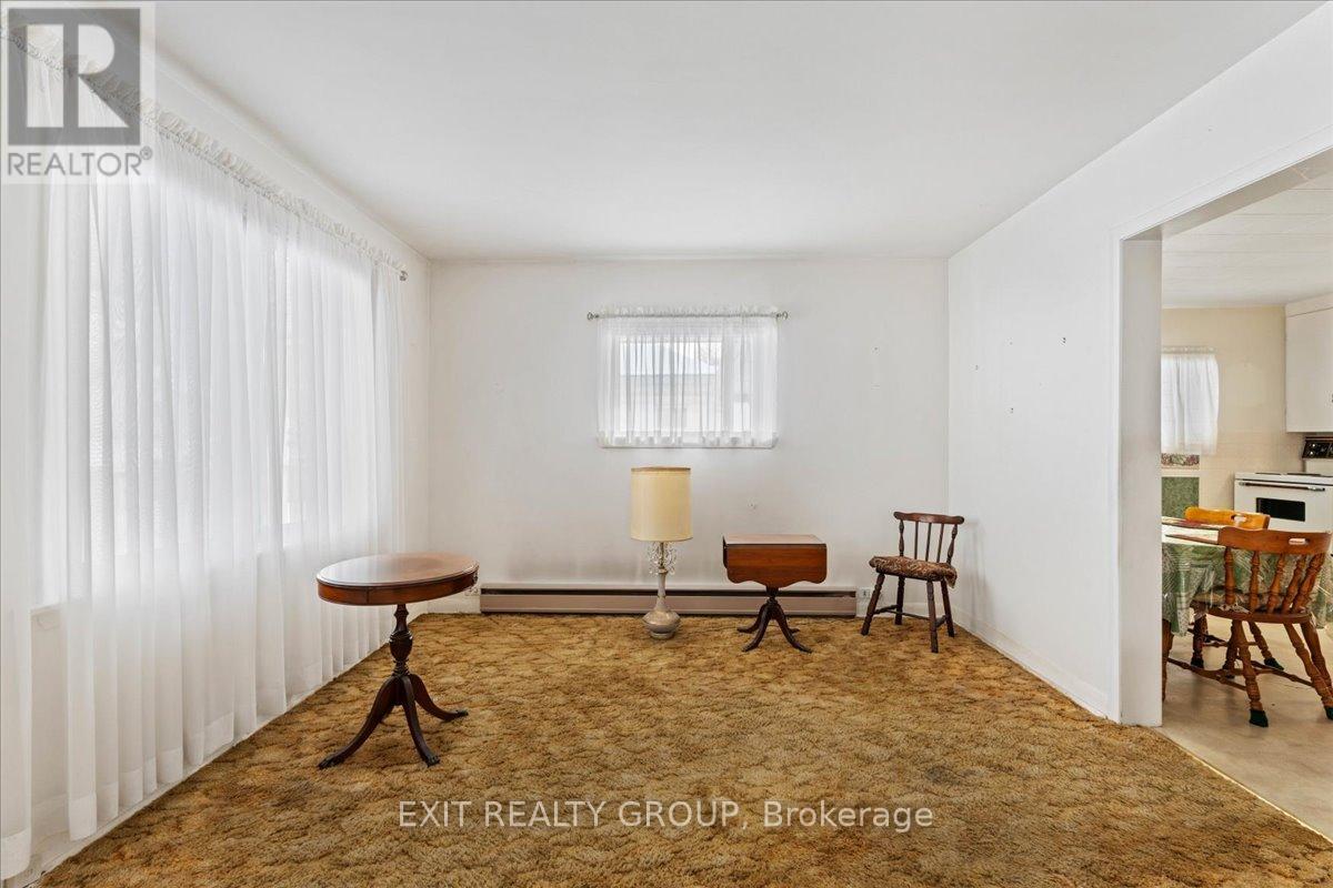 36 Valleyview Crescent, Belleville, Ontario  K8P 3G1 - Photo 11 - X12616562