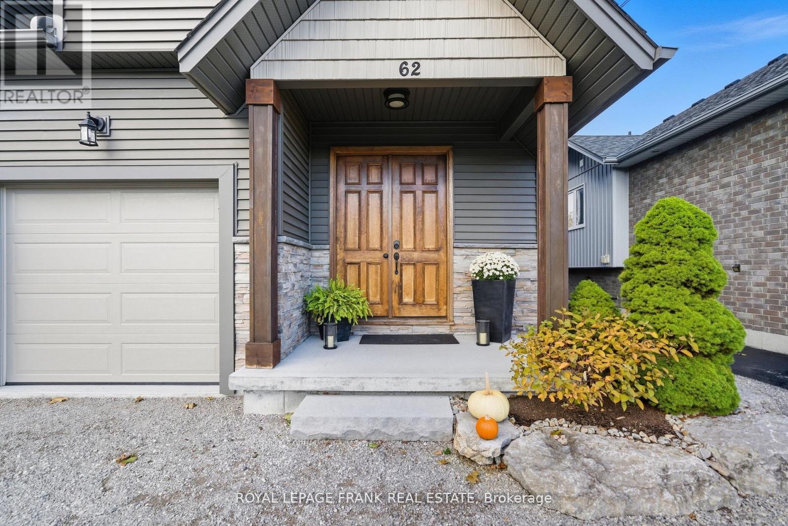 62 Helen Street, Kawartha Lakes, Ontario  K0M 1A0 - Photo 2 - X12616622