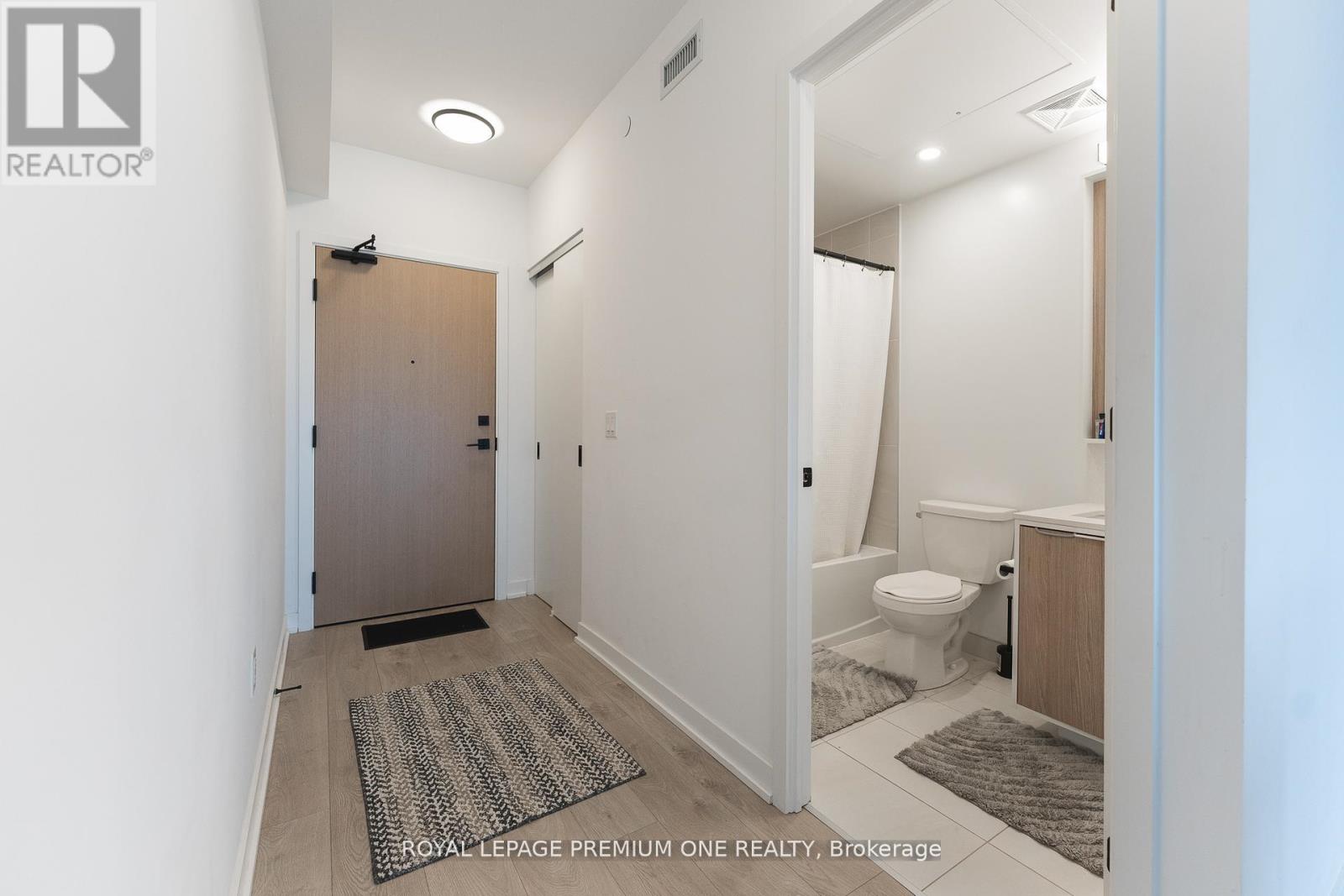 1402 - 36 Zorra Street, Toronto, Ontario  M8Z 0G5 - Photo 5 - W12616402