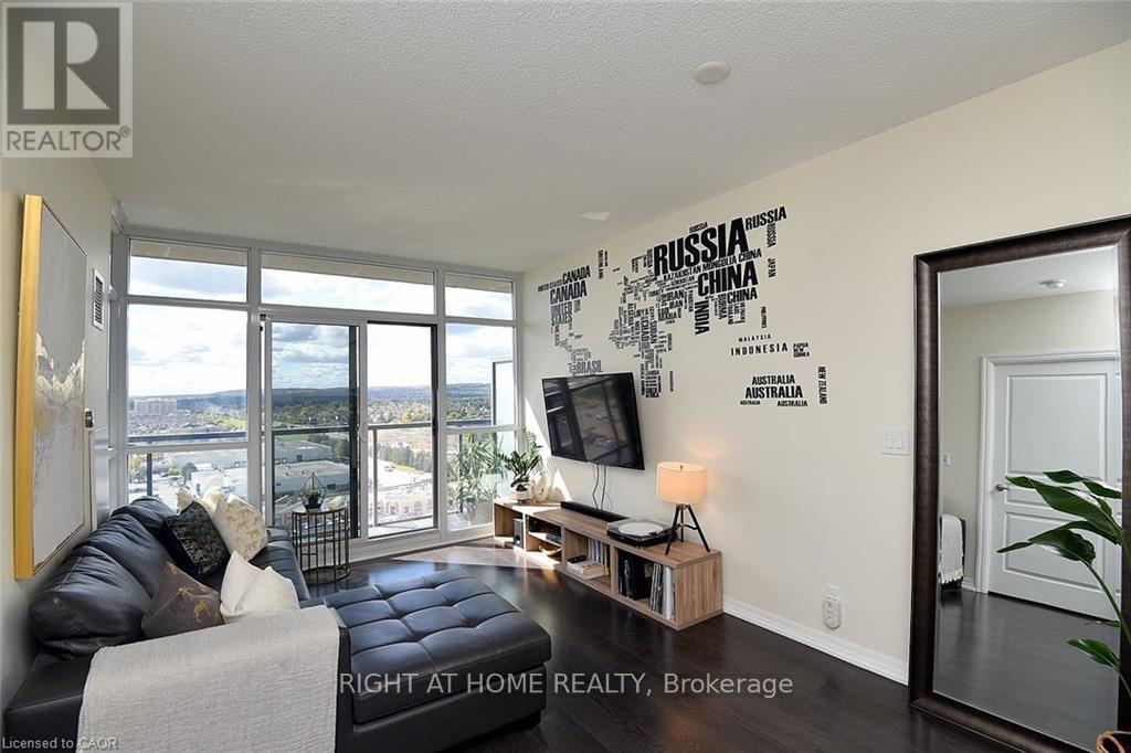 1705 - 1940 Ironstone Drive, Burlington, Ontario  L7L 0E4 - Photo 10 - W12616416