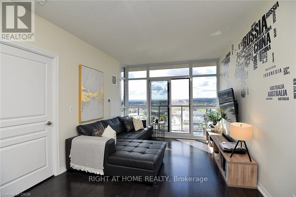 1705 - 1940 Ironstone Drive, Burlington, Ontario  L7L 0E4 - Photo 11 - W12616416