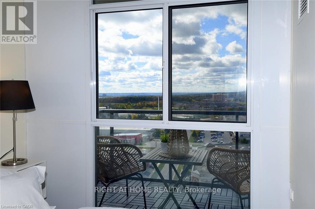 1705 - 1940 Ironstone Drive, Burlington, Ontario  L7L 0E4 - Photo 22 - W12616416