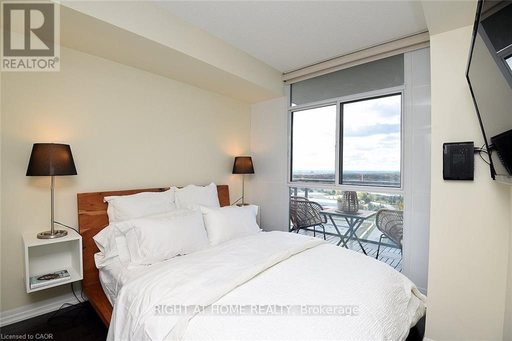 1705 - 1940 Ironstone Drive, Burlington, Ontario  L7L 0E4 - Photo 23 - W12616416