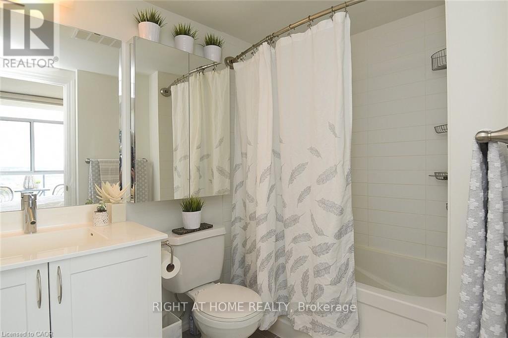 1705 - 1940 Ironstone Drive, Burlington, Ontario  L7L 0E4 - Photo 25 - W12616416