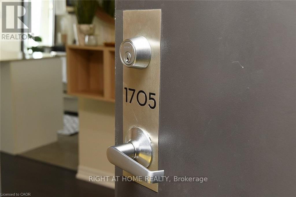 1705 - 1940 Ironstone Drive, Burlington, Ontario  L7L 0E4 - Photo 26 - W12616416