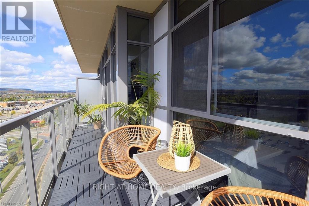 1705 - 1940 Ironstone Drive, Burlington, Ontario  L7L 0E4 - Photo 29 - W12616416