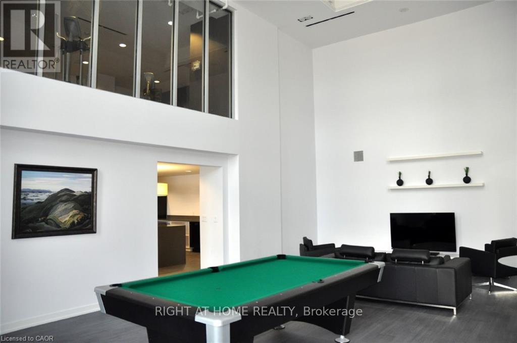 1705 - 1940 Ironstone Drive, Burlington, Ontario  L7L 0E4 - Photo 37 - W12616416