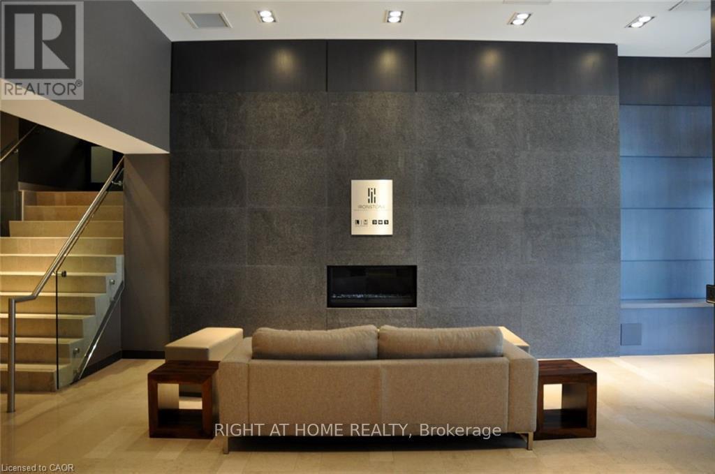 1705 - 1940 Ironstone Drive, Burlington, Ontario  L7L 0E4 - Photo 40 - W12616416