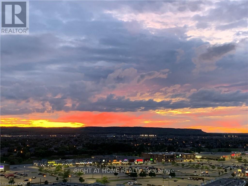 1705 - 1940 Ironstone Drive, Burlington, Ontario  L7L 0E4 - Photo 44 - W12616416