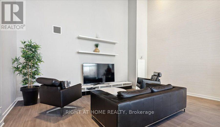 1705 - 1940 Ironstone Drive, Burlington, Ontario  L7L 0E4 - Photo 48 - W12616416