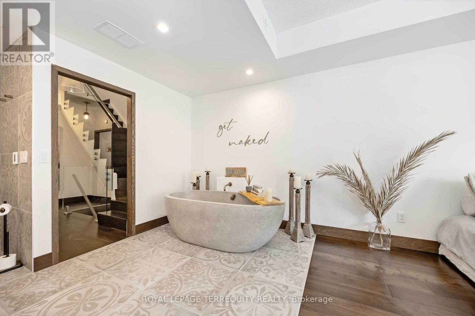 30 - 3 Elsie Lane, Toronto, Ontario  M6P 0B8 - Photo 17 - W12616418