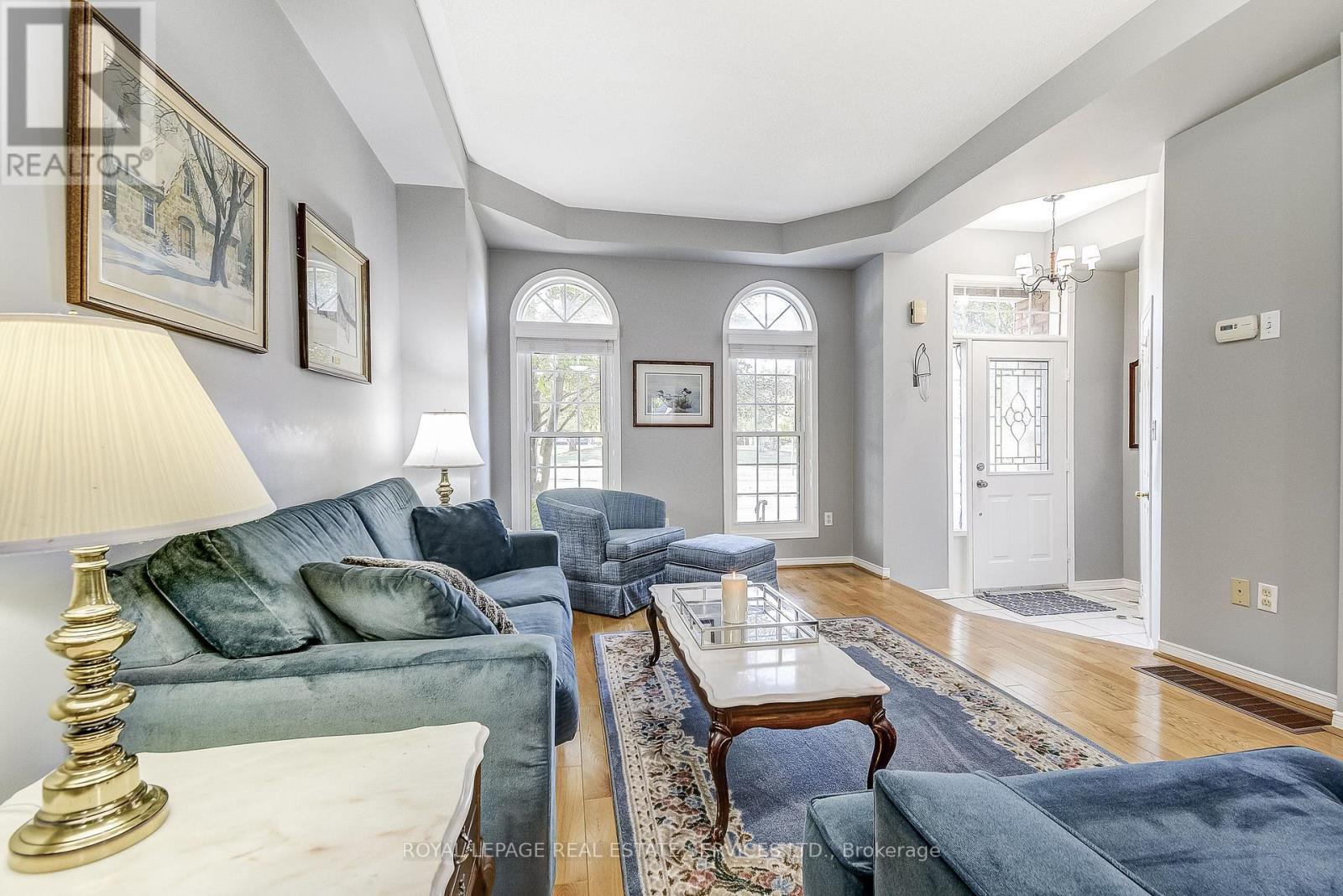 200 Glenashton Drive, Oakville, Ontario  L6H 6H6 - Photo 11 - W12616426