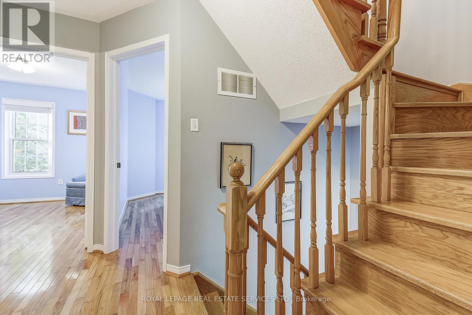 200 Glenashton Drive, Oakville, Ontario  L6H 6H6 - Photo 23 - W12616426