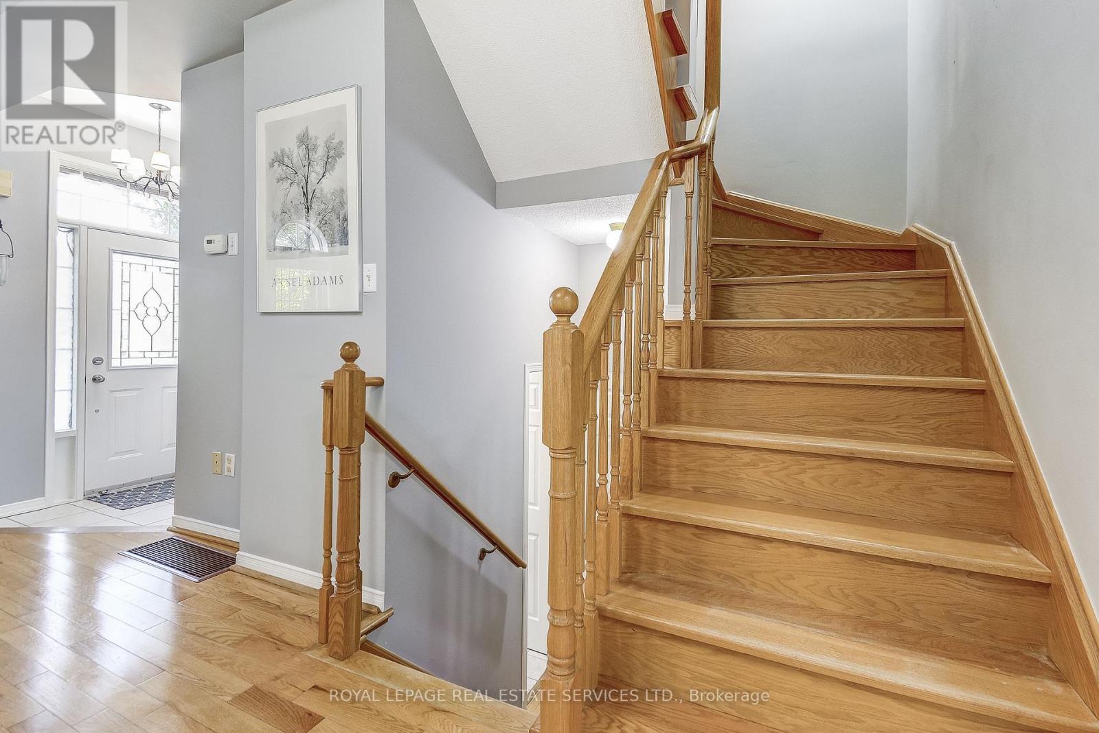 200 Glenashton Drive, Oakville, Ontario  L6H 6H6 - Photo 24 - W12616426