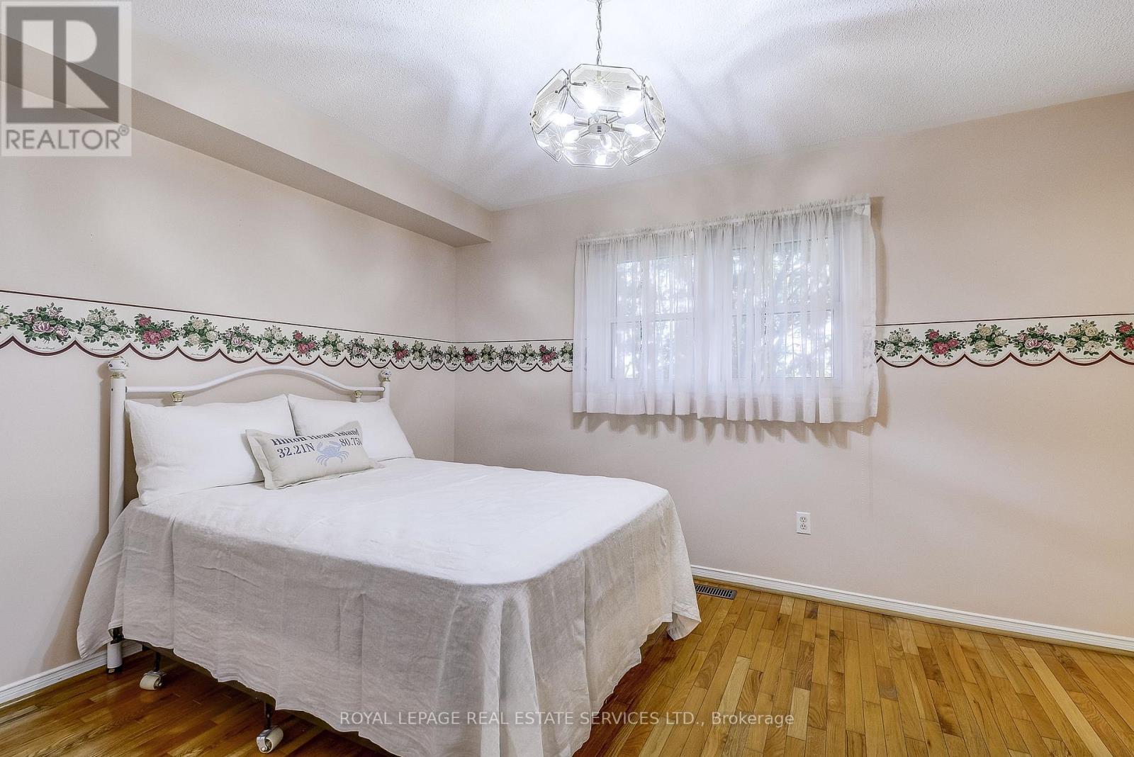 200 Glenashton Drive, Oakville, Ontario  L6H 6H6 - Photo 30 - W12616426