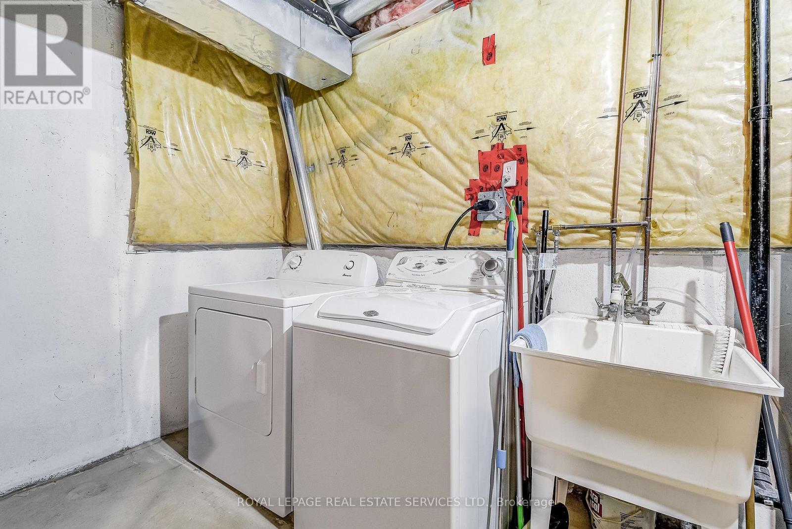 200 Glenashton Drive, Oakville, Ontario  L6H 6H6 - Photo 40 - W12616426