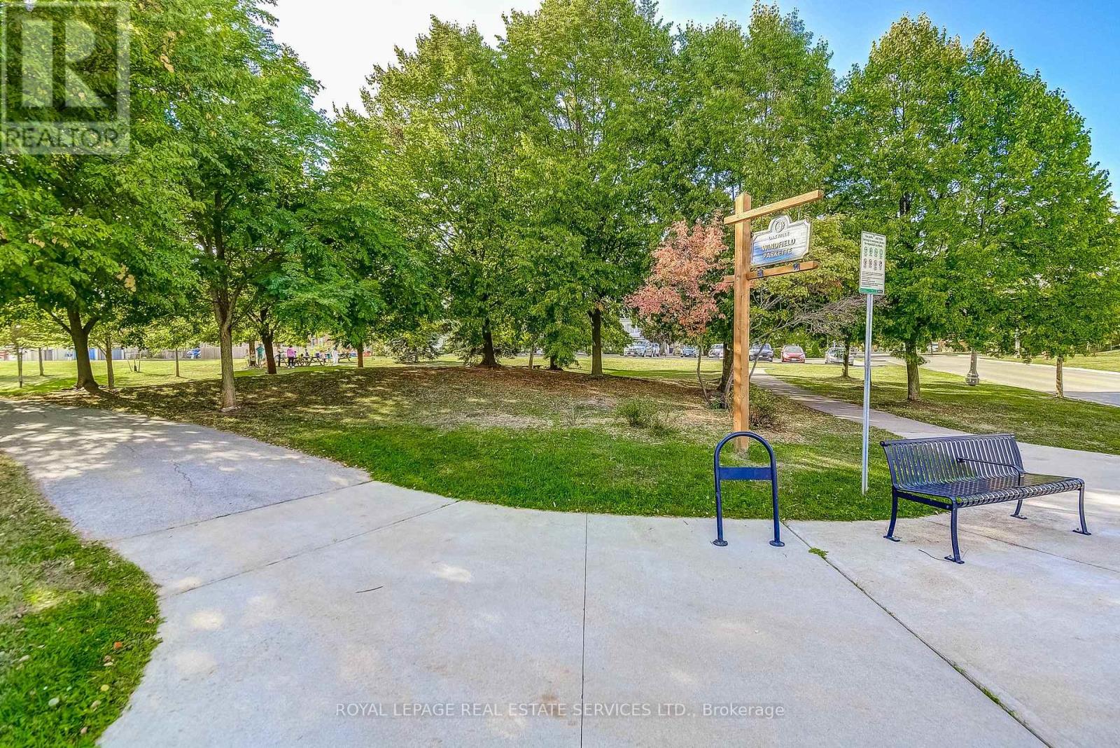 200 Glenashton Drive, Oakville, Ontario  L6H 6H6 - Photo 7 - W12616426