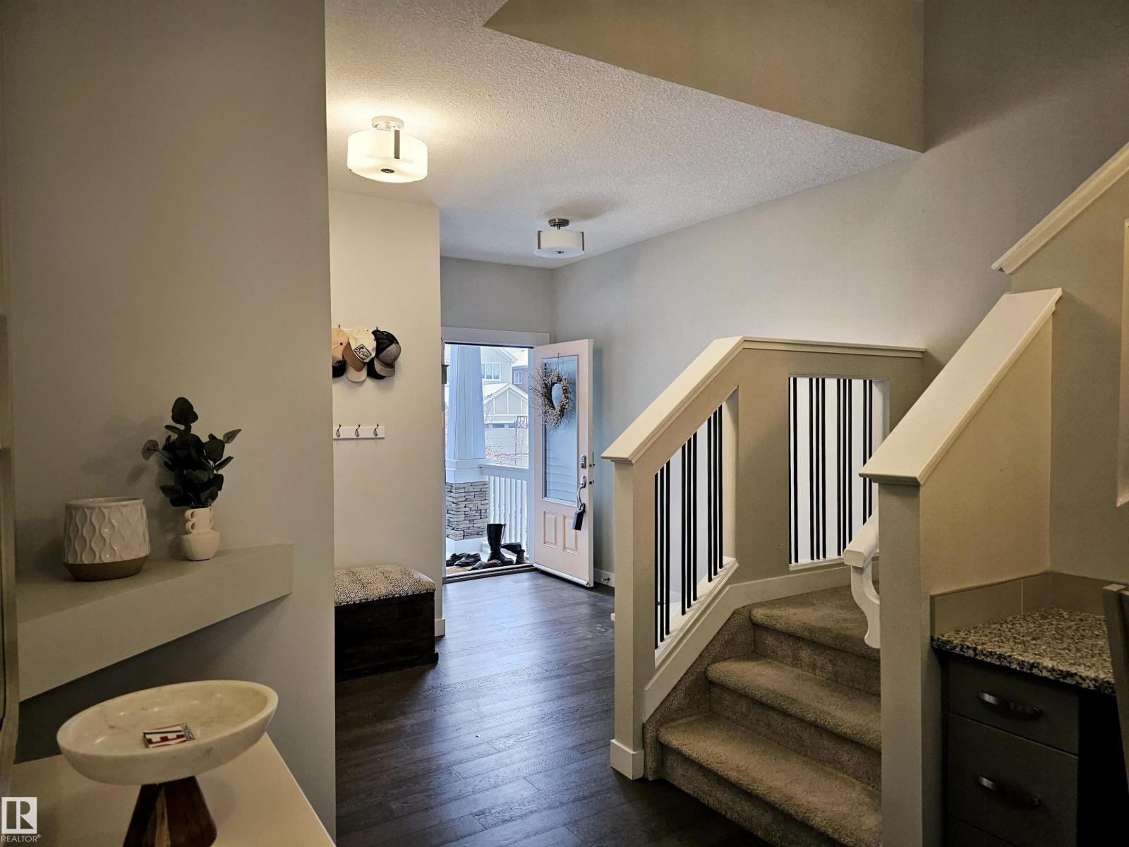 122 Joyal Wy, St. Albert, Alberta  T8N 7V3 - Photo 2 - E4467860