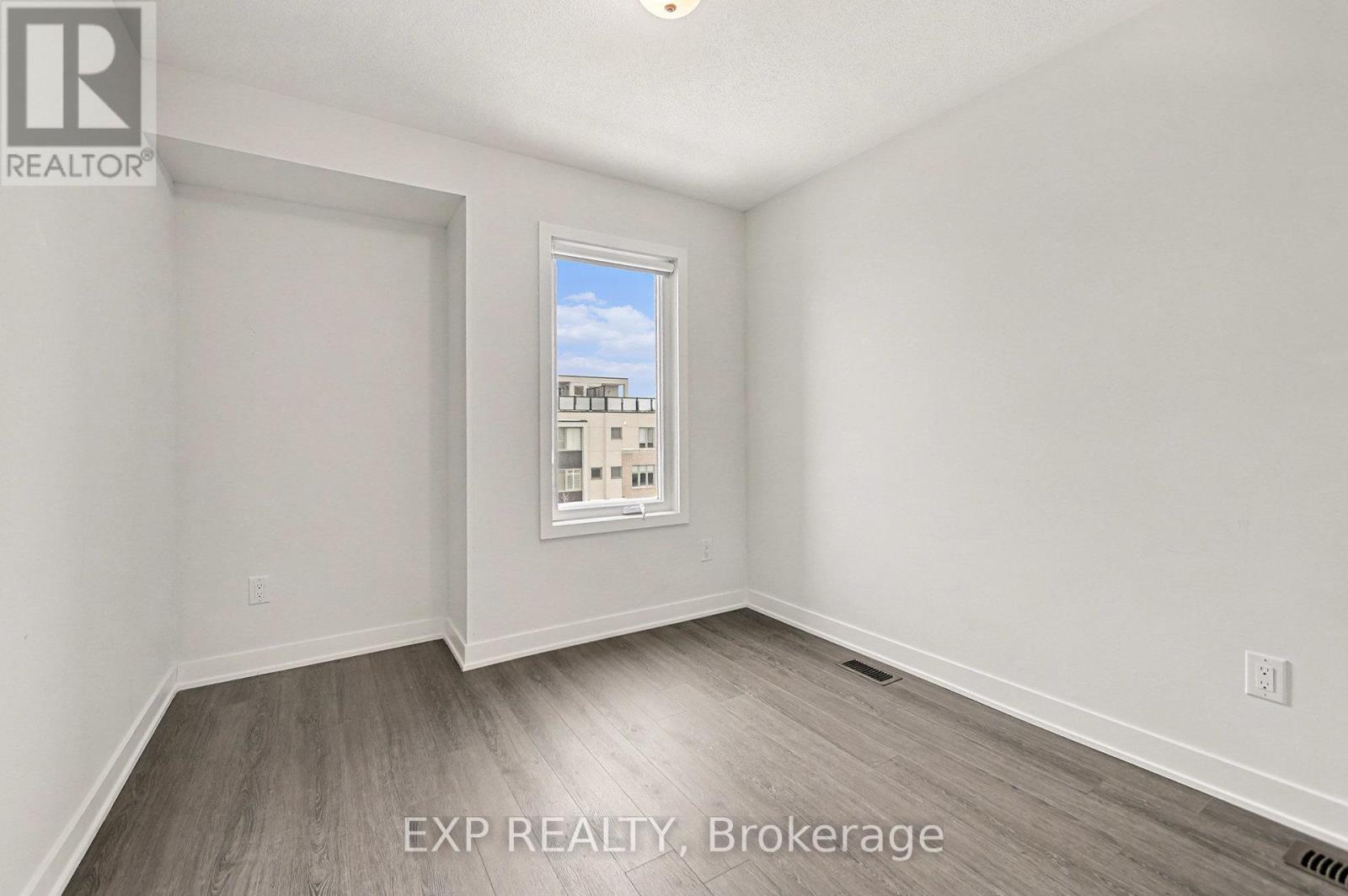 770 Mikinak Road, Ottawa, Ontario K1K 5A5 - Photo 21 - X12616568