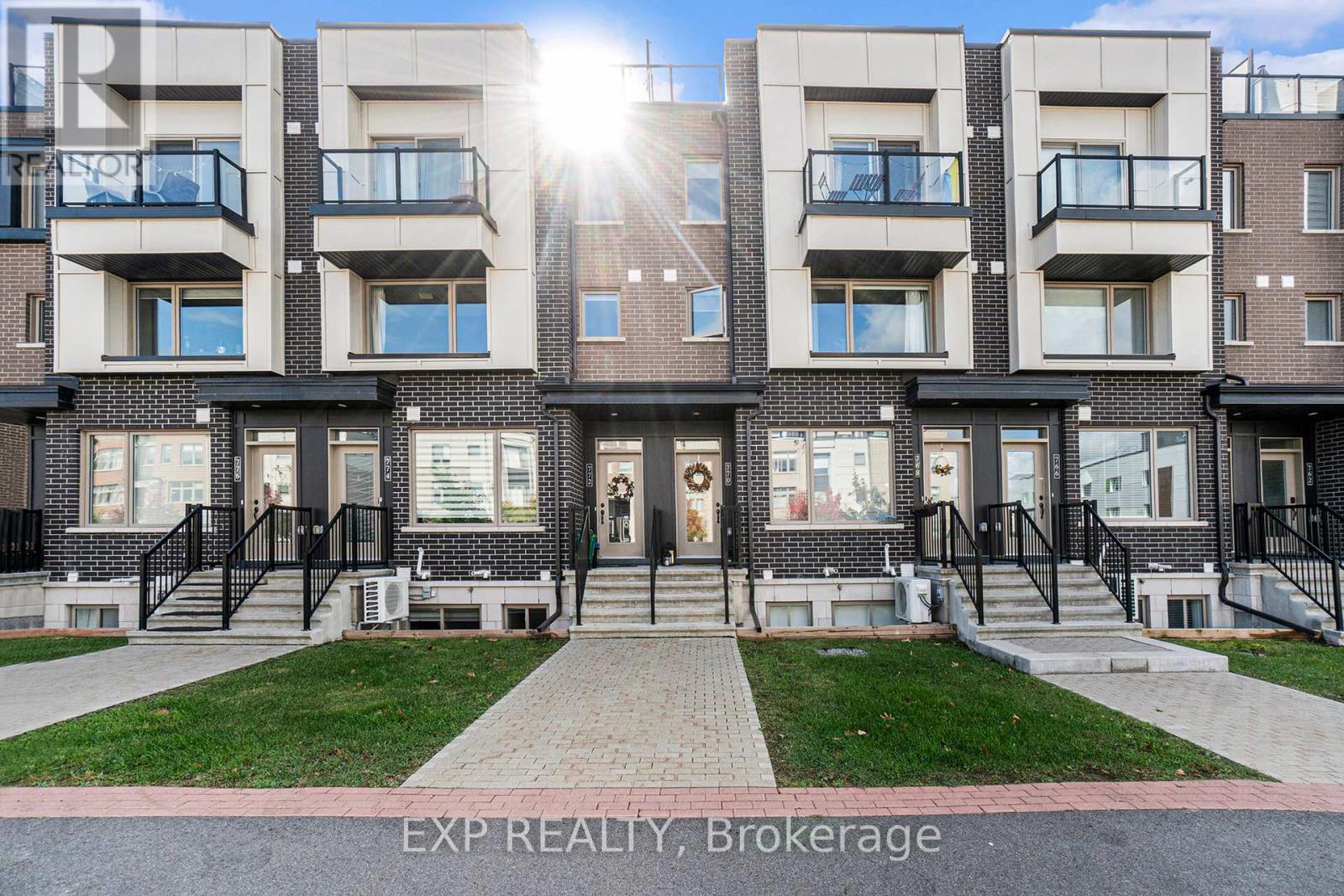 770 Mikinak Road, Ottawa, Ontario K1K 5A5 - Photo 3 - X12616568