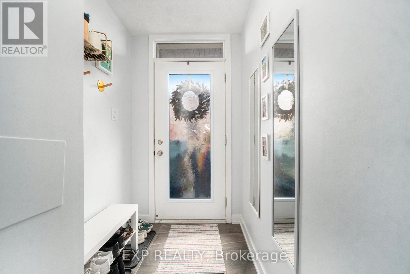 770 Mikinak Road, Ottawa, Ontario K1K 5A5 - Photo 4 - X12616568