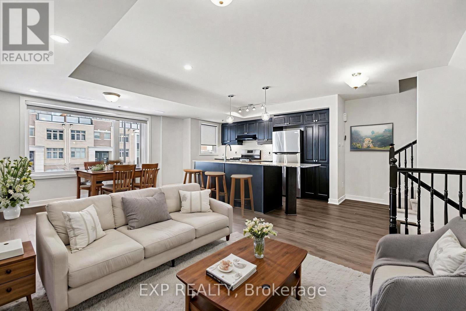 770 Mikinak Road, Ottawa, Ontario K1K 5A5 - Photo 5 - X12616568