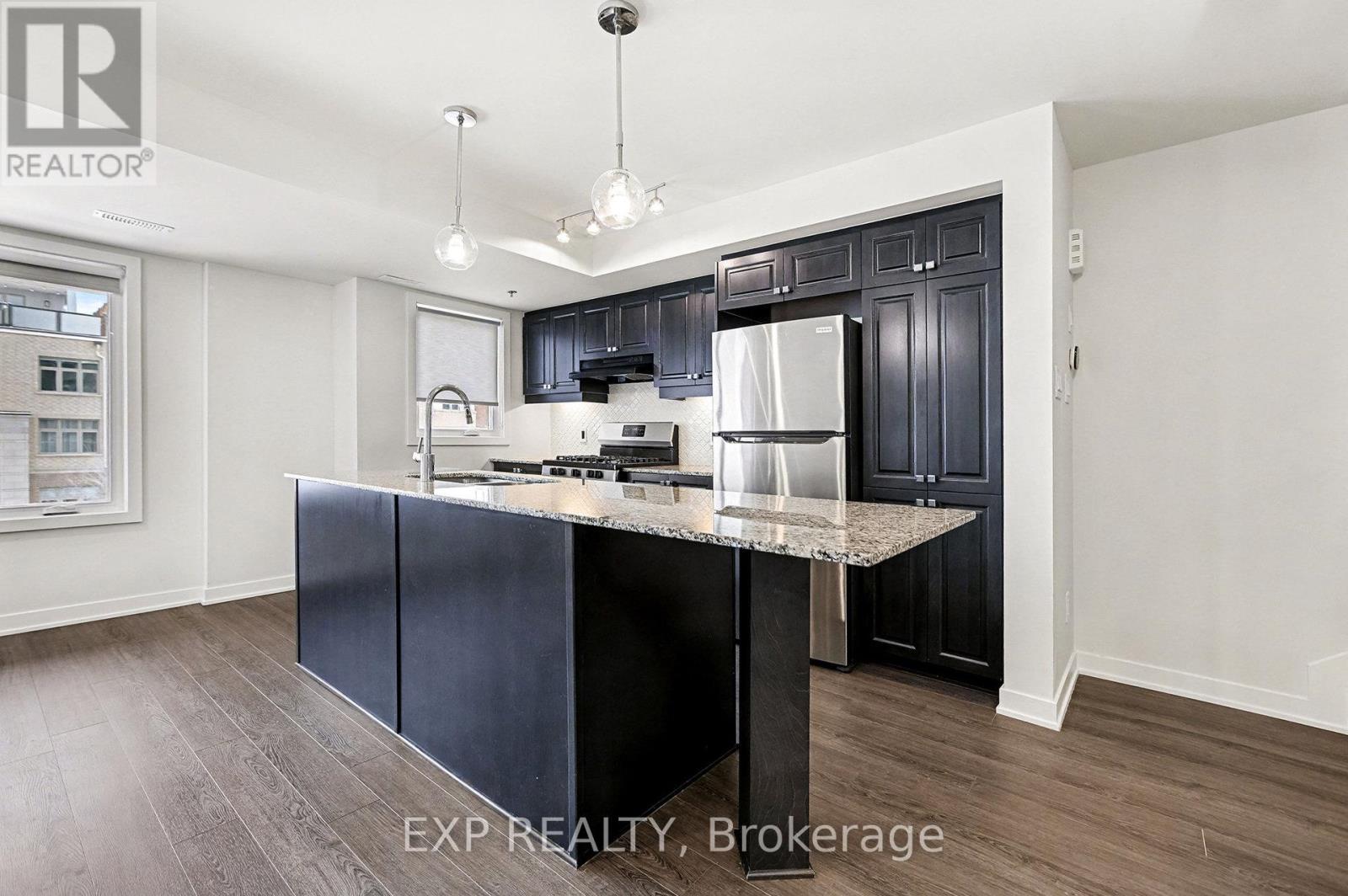 770 Mikinak Road, Ottawa, Ontario K1K 5A5 - Photo 9 - X12616568