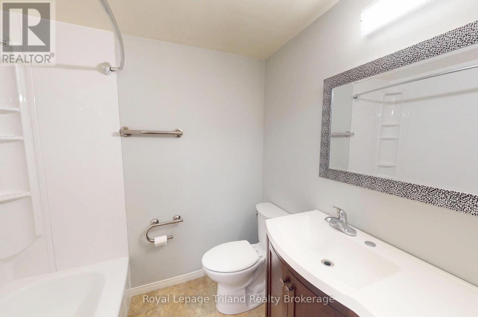 644 Brant Street, Woodstock, Ontario  N4S 5J8 - Photo 14 - X12616496