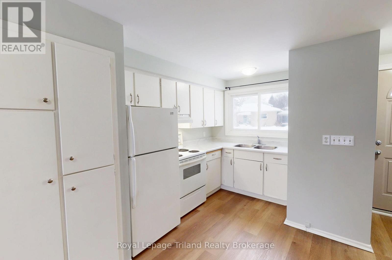 644 Brant Street, Woodstock, Ontario  N4S 5J8 - Photo 4 - X12616496