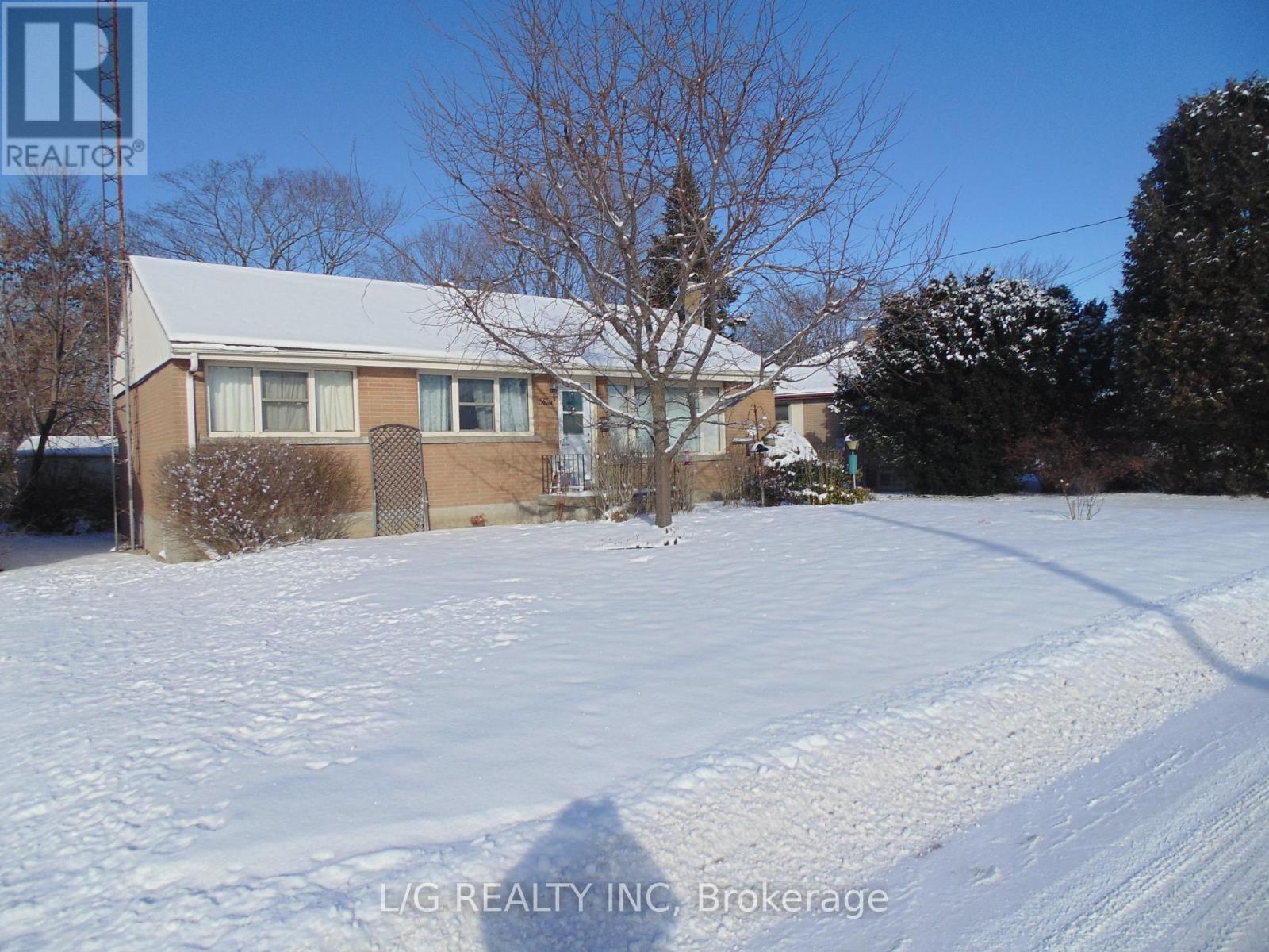 4 Brookview Crescent, Brockville, Ontario  K6V 4P1 - Photo 2 - X12616602
