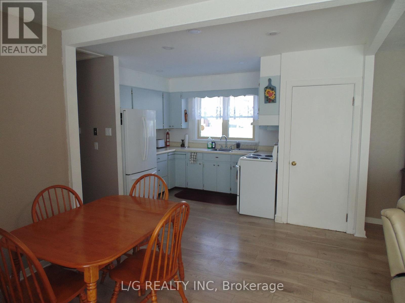 4 Brookview Crescent, Brockville, Ontario  K6V 4P1 - Photo 5 - X12616602