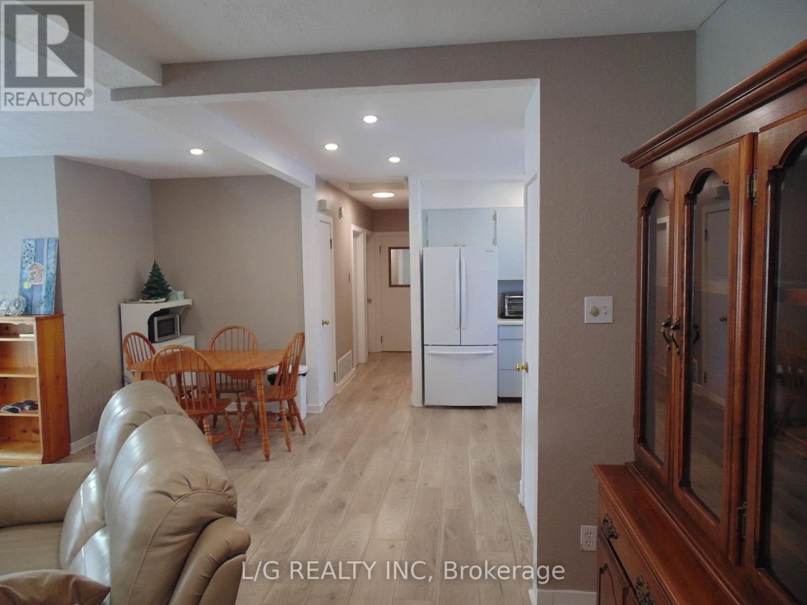4 Brookview Crescent, Brockville, Ontario  K6V 4P1 - Photo 6 - X12616602