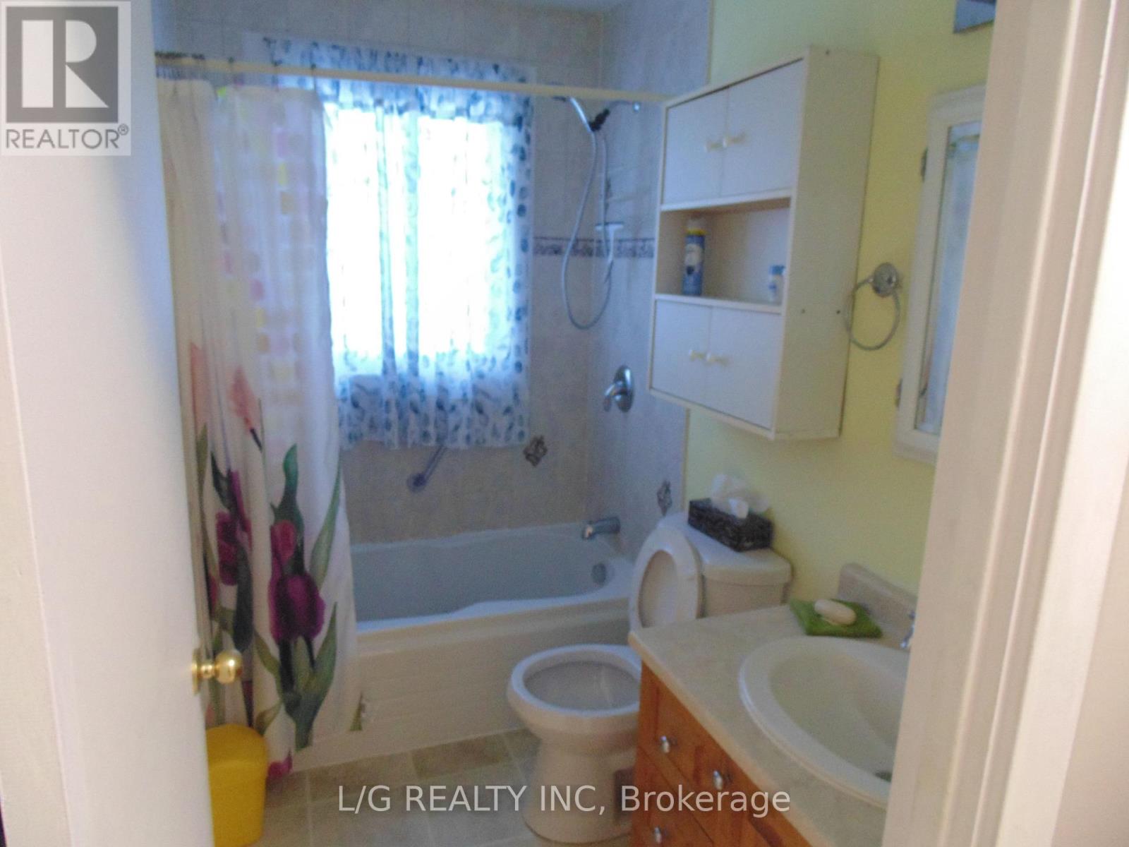 4 Brookview Crescent, Brockville, Ontario  K6V 4P1 - Photo 8 - X12616602