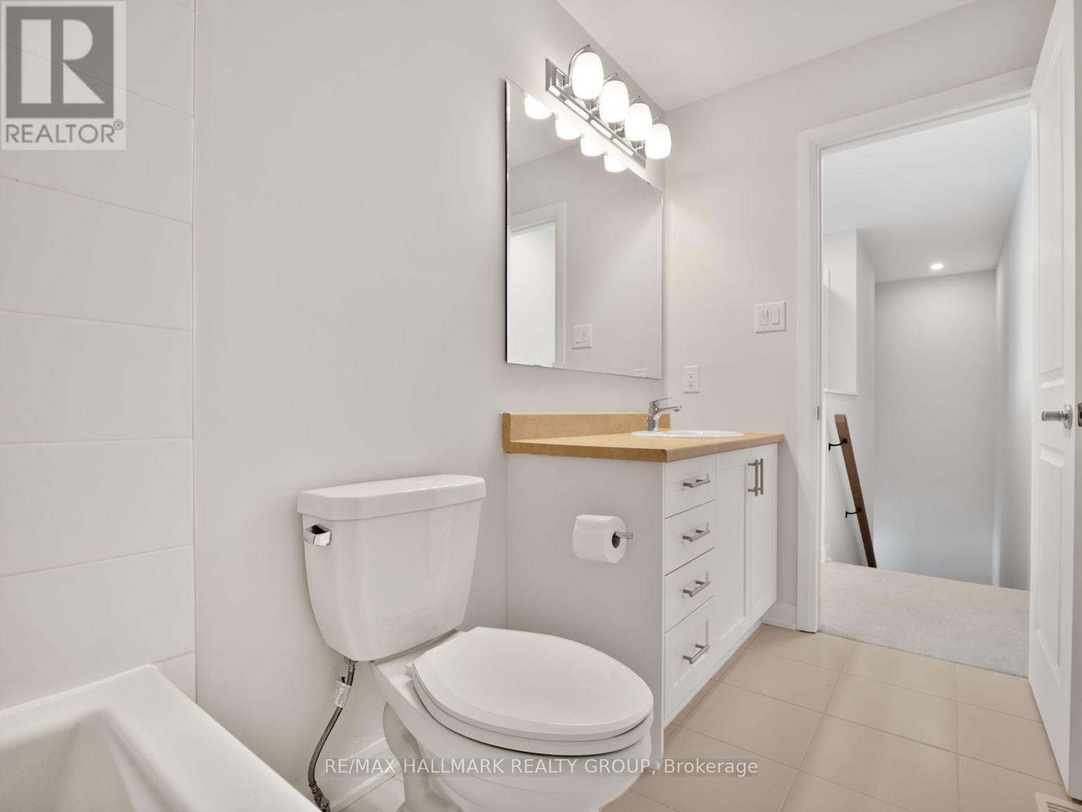 #11 - 701 Glenroy Gilbert Drive, Ottawa, Ontario  K2J 7N8 - Photo 11 - X12595038