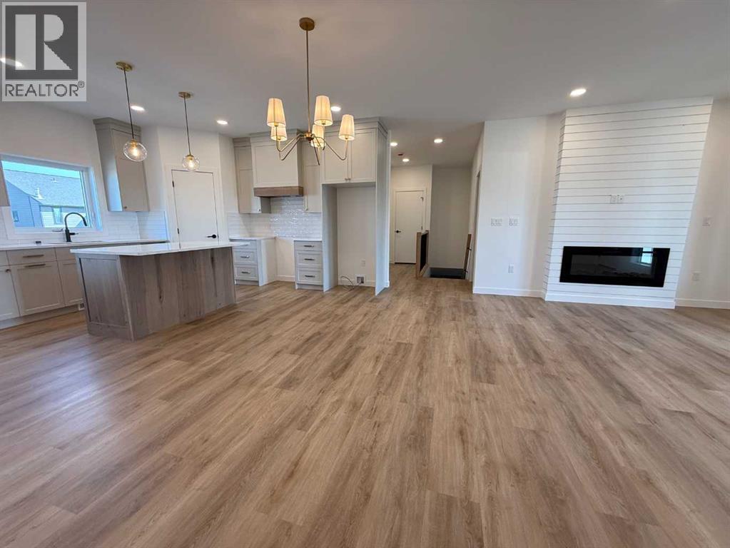 216 Westview Crescent W, Bow Island, Alberta  T0K 0G0 - Photo 4 - A2255648