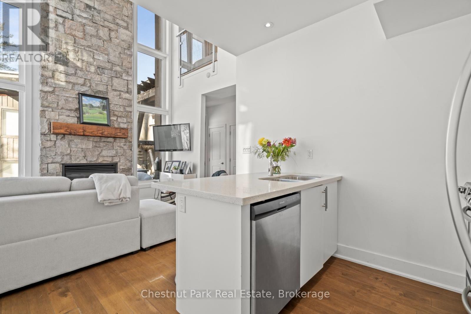 10 Carrick Trail, Gravenhurst, Ontario  P1P 0A6 - Photo 12 - X12616596