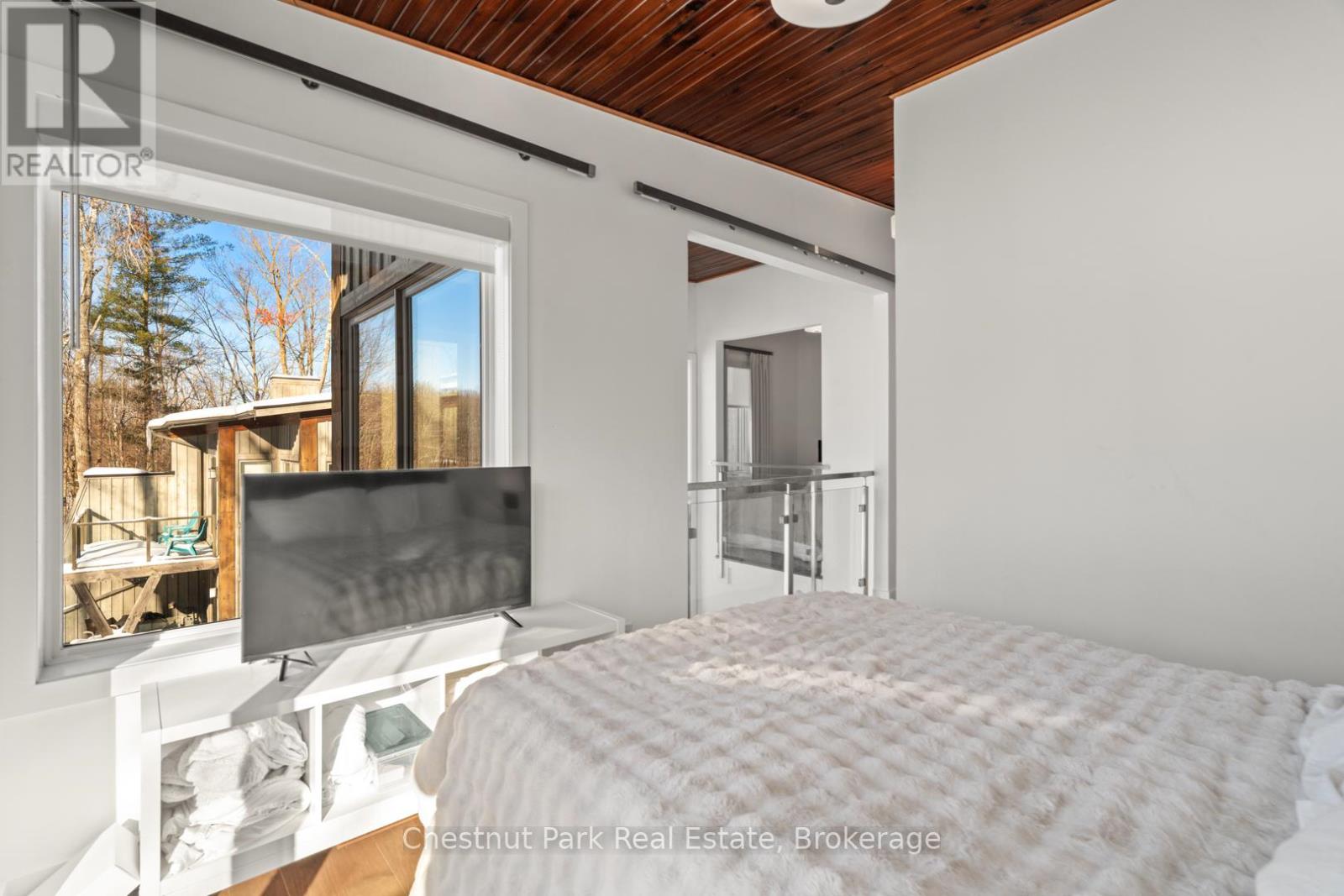 10 Carrick Trail, Gravenhurst, Ontario  P1P 0A6 - Photo 23 - X12616596