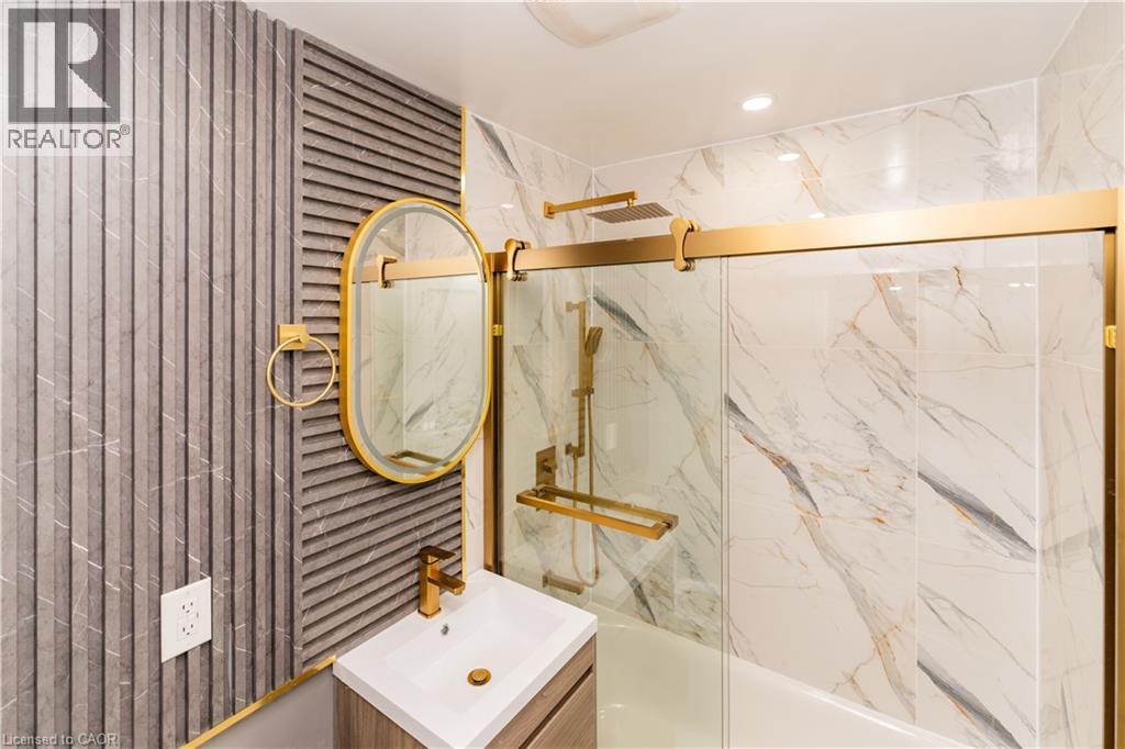 252 Grenfell Street, Hamilton, Ontario  L8H 3J9 - Photo 17 - 40790416