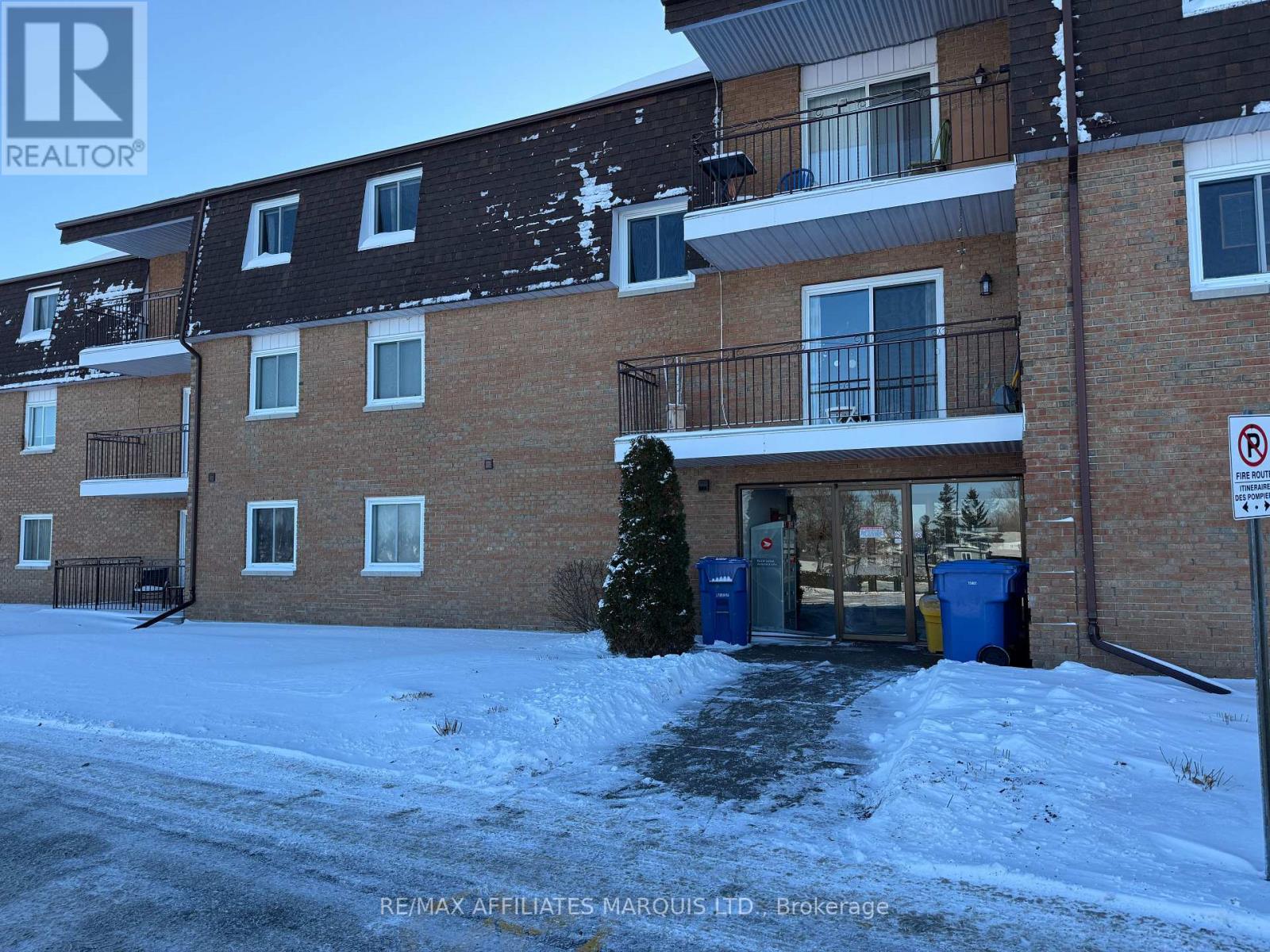 307 - 220 Kenyon Street W, North Glengarry, Ontario  K0C 1A0 - Photo 2 - X12616566