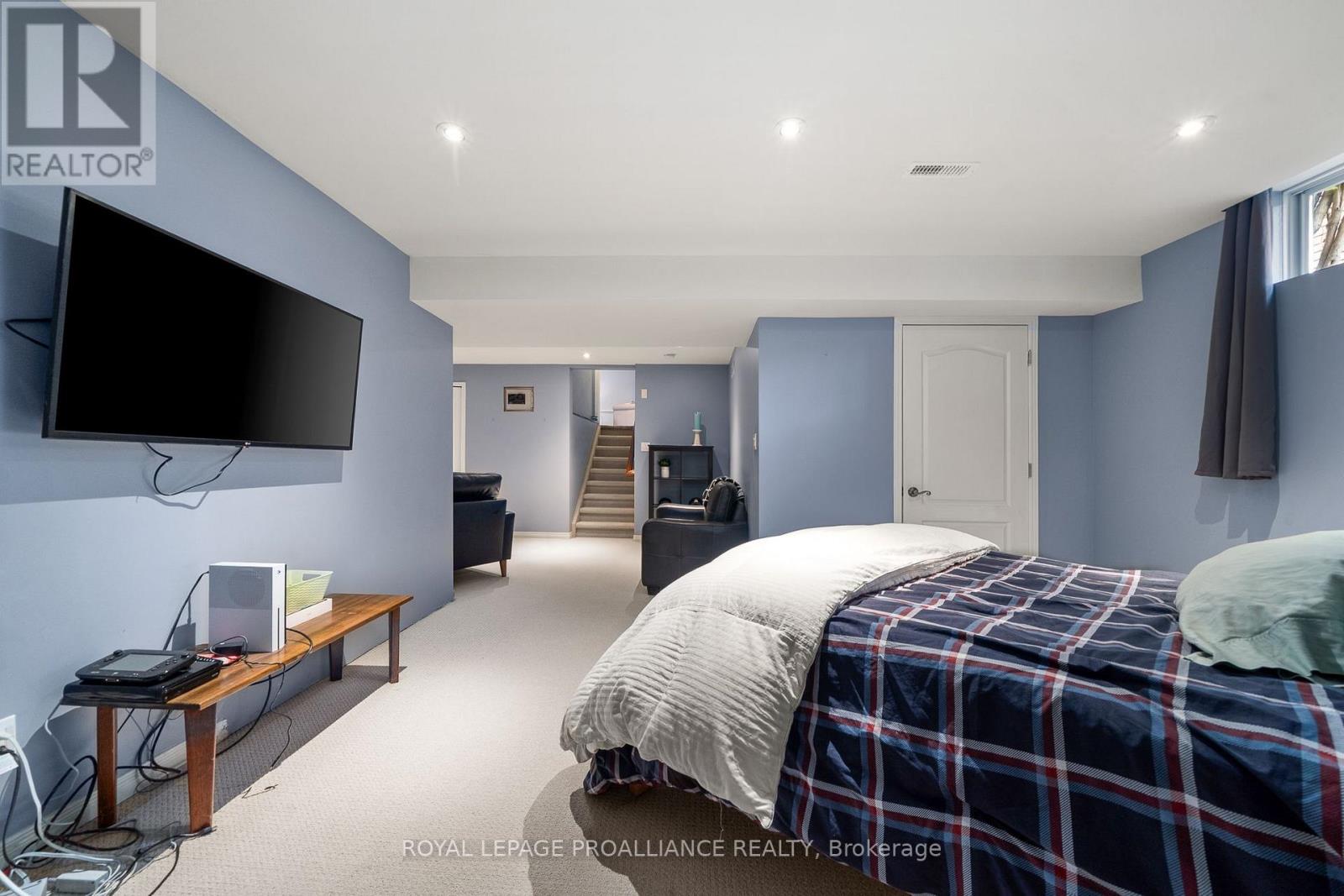 9 Spruce Gardens, Belleville, Ontario  K8N 5W3 - Photo 33 - X12485409