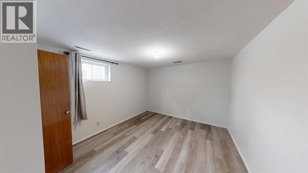 B, 845 Stafford Drive N, Lethbridge, Alberta  T1H 2B7 - Photo 8 - A2274746