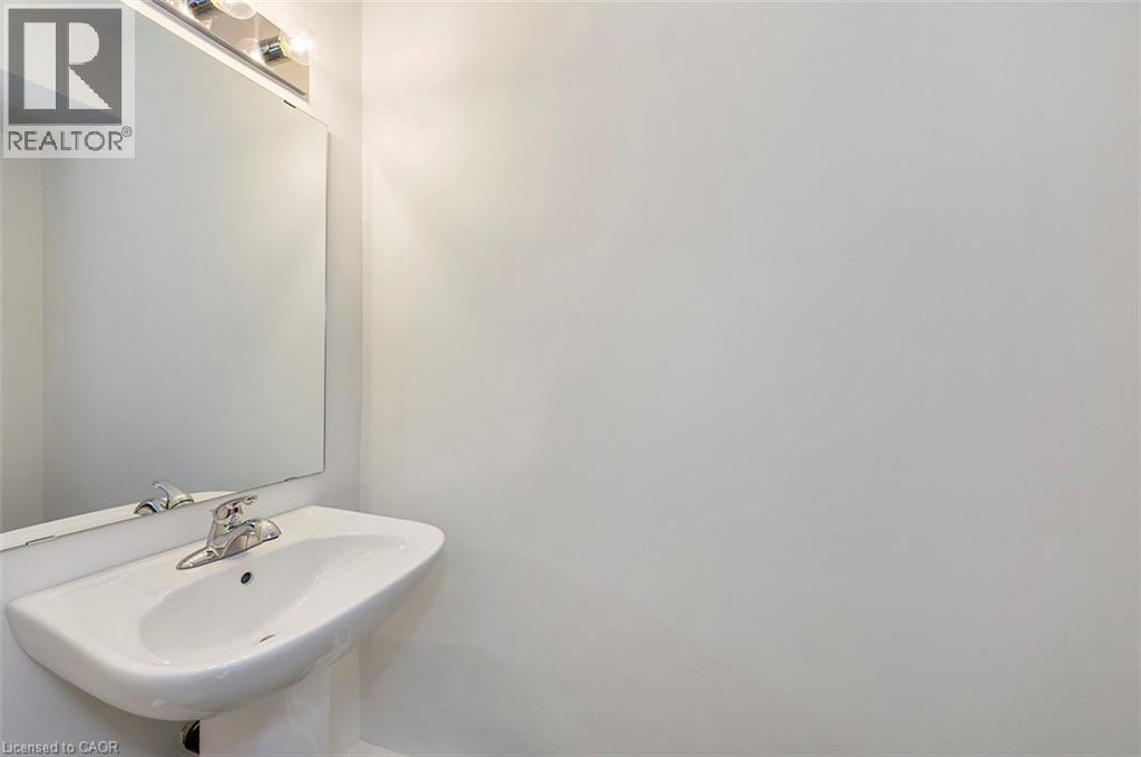 65 Woodman Drive N, Hamilton, Ontario  L8H 2M5 - Photo 4 - 40788230