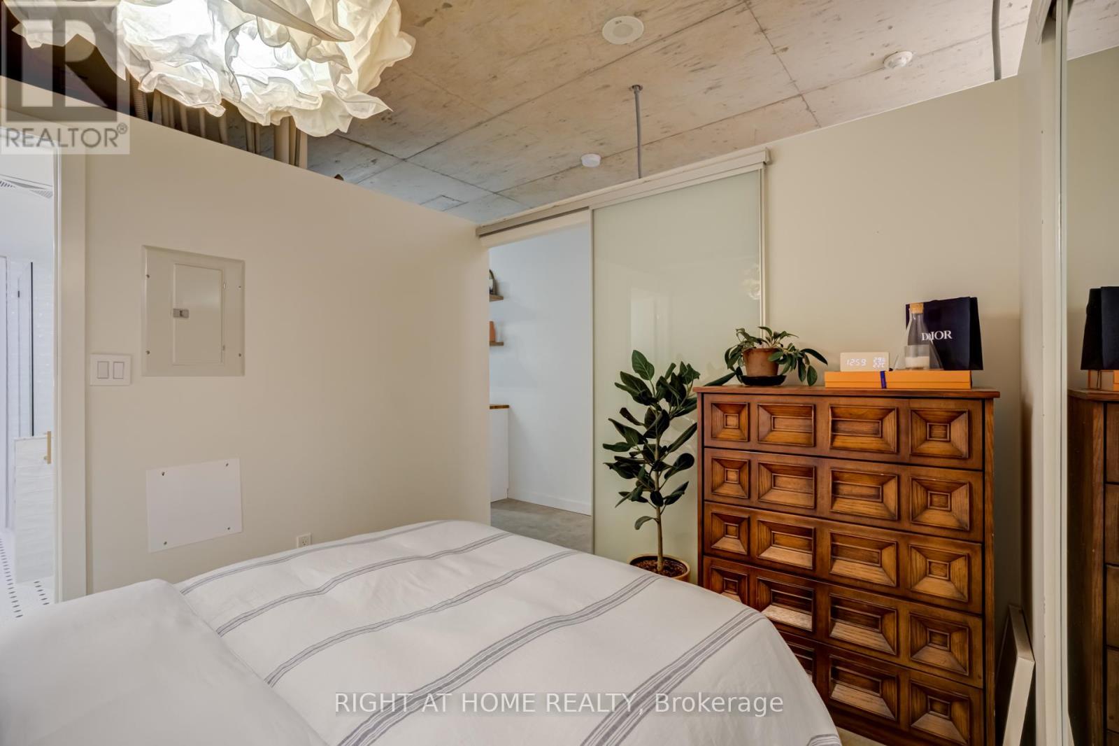 516 - 150 Sudbury Street, Toronto, Ontario  M6J 3S8 - Photo 17 - C12616574