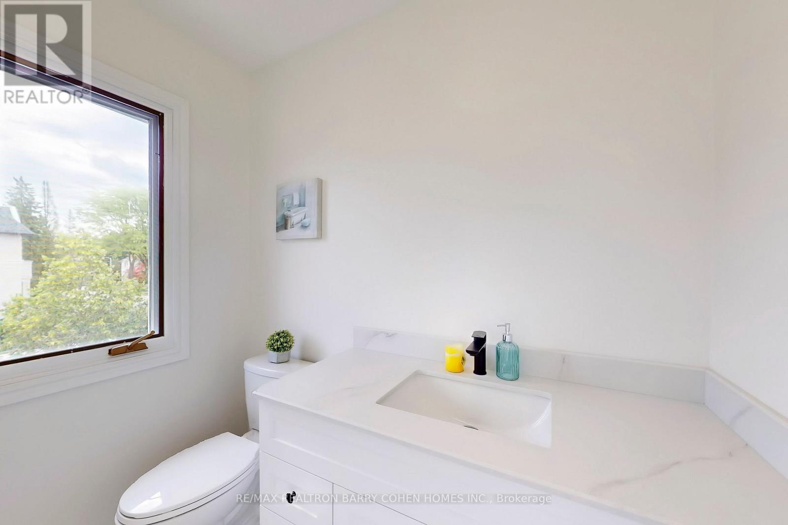 12 Larkfield Drive, Toronto, Ontario  M3B 2H1 - Photo 29 - C12616592