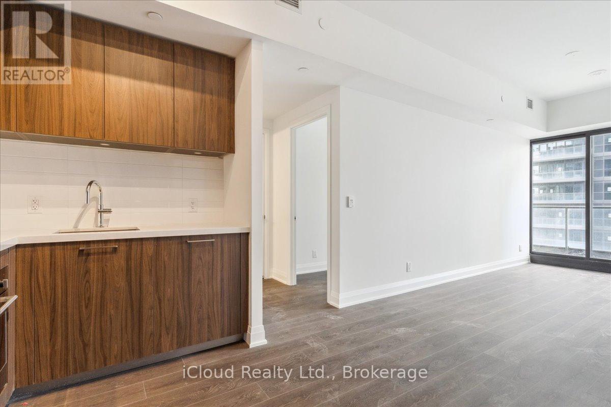 1012 - 33 Frederick Todd Way, Toronto, Ontario  M4G 0C9 - Photo 5 - C12616616