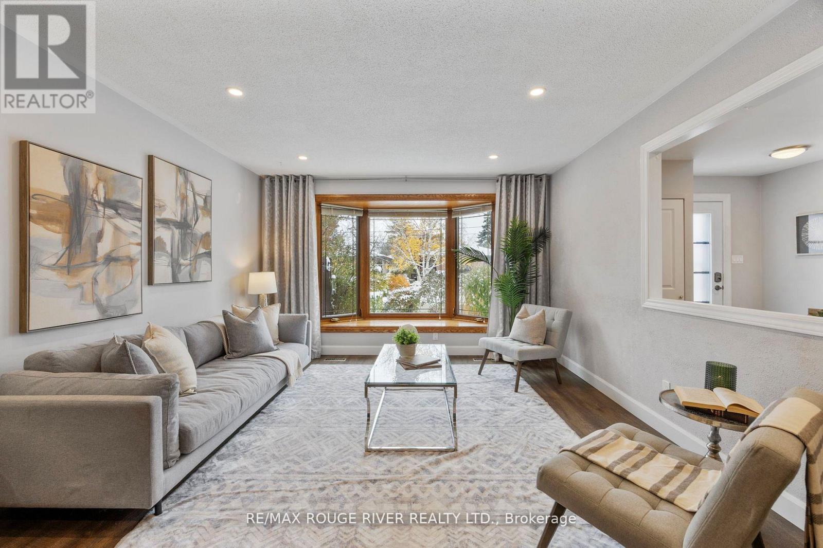 819 Sanok Drive, Pickering, Ontario  L1W 2R1 - Photo 5 - E12616580